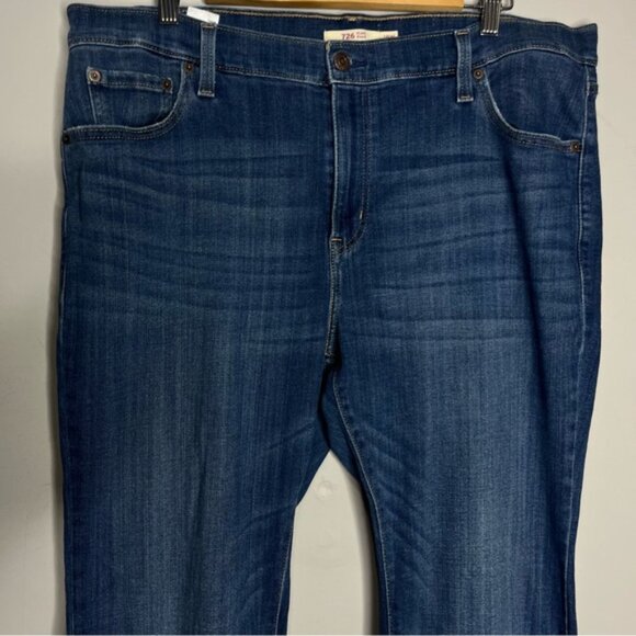 Levi's 726 High Rise Flare Jeans (plus Size) Medium Indigo Blue, size 18W - Picture 5 of 16